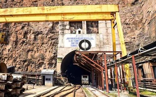 ভারতে সুড়ঙ্গ ধসে আটকা ৮ শ্রমিক 