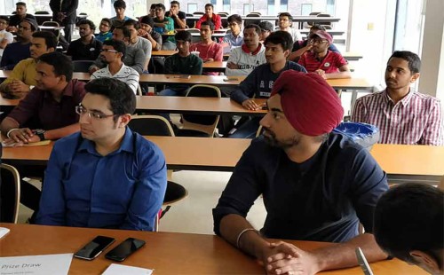 ভারতীয় অভিবাসীদের ভিসা বাতিল করছে কানাডা 