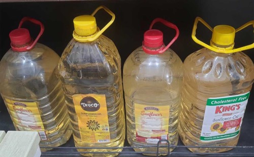 সয়াবিনের সংকটে বাজারে সানফ্লাওয়ার তেলের 