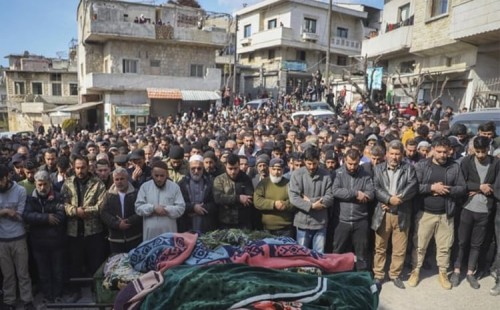 সিরিয়ায় সংঘর্ষে  নিহত ৮৩০ 