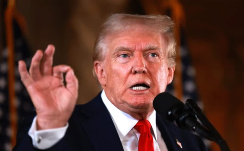 নাগরিকত্ব আইন বদলাতে আদালতে ট্রাম্প 