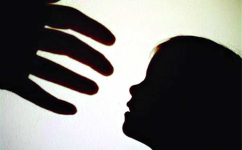 সাড়ে তিন বছরে শিশুকে ধর্ষণ চেষ্টার অভিযোগে দাদা আটক 