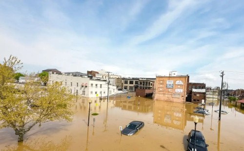 যুক্তরাষ্ট্রে ঝড়ে নিহত ১৬ 