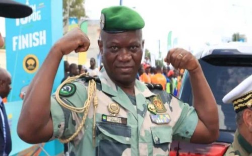 গ্যাবনে নির্বাচনে জয়ের পথে জান্তা প্রধান 