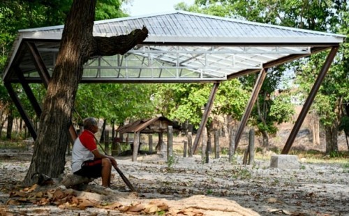 স্মৃতি জাগাতে কফিনসদৃশ স্থাপনা 