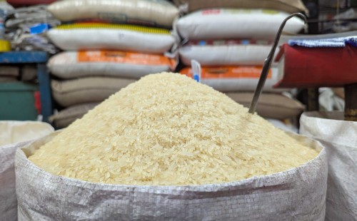 চালের দাম বাড়তির দিকে, ভোক্তাদের স্বস্তি মিলছে না 
