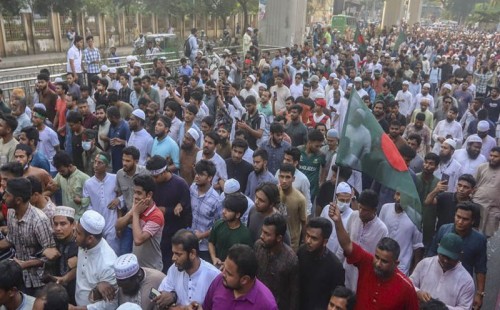 আওয়ামী লীগ নিষিদ্ধের দাবিতে উত্তাল রাজধানী, প্রজ্ঞাপন হলেই ‘শাহবাগ ব্লকেড’ প্রত্যাহার 