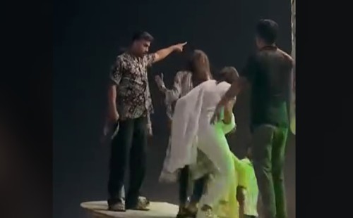 লঞ্চঘাটে প্রকাশ্যে নারীদের মারধর, ভিডিও ভাইরাল 