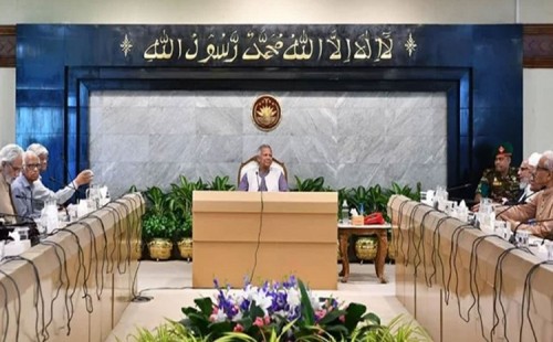 রাতেই জরুরি বৈঠকে উপদেষ্টা পরিষদ 