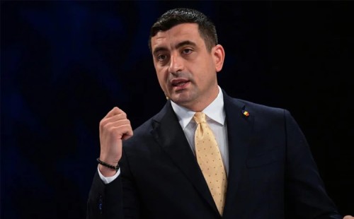 রোমানিয়ায়  ডানপন্থী প্রার্থীর জয়ের সম্ভাবনা 