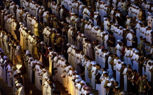 রাজকীয় আতিথ্য পাবেন ১,৩০০ হাজি 