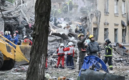 রুশ হামলায় ইউক্রেনে নিহত ৯ 