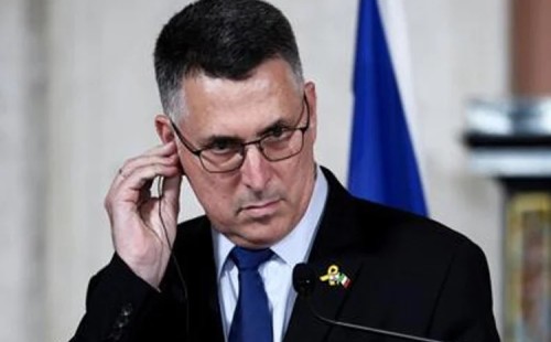 ট্রাম্পের প্রতি কৃতজ্ঞতা 