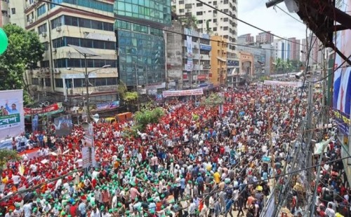 নয়াপল্টনে বিএনপির নেতাকর্মীদের ঢল 