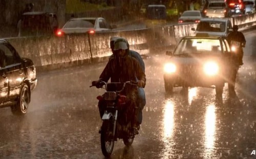 পাকিস্তানে ঝড়ে ৭ দিনে নিহত ৩২ 