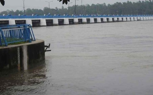 বেড়েছে তিস্তার পানি, খুলে দেওয়া হলো ৪৪ গেট 