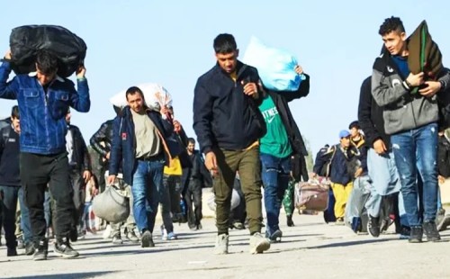 পাকিস্তান ছেড়েছে ২ লক্ষ আফগান 