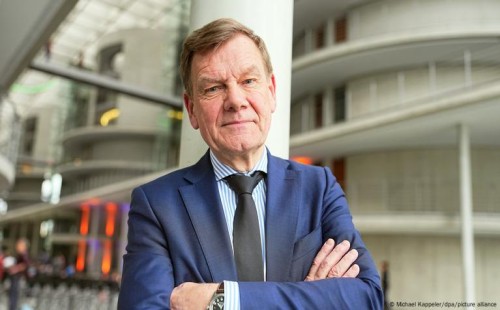 পুতিন আত্মসমর্পণ চান 