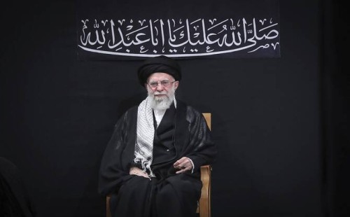 জনসমক্ষে খামেনি 