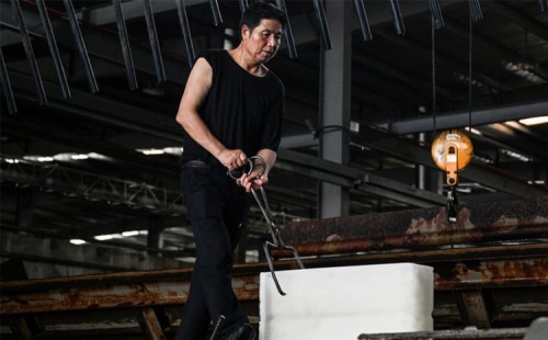 চীনে বেড়েছে বরফ বিক্রি 