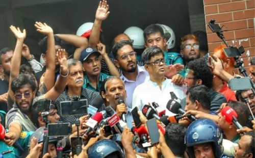 ২৪ তারিখের এইচএসসি পরীক্ষা স্থগিত: শিক্ষা উপদেষ্টা 