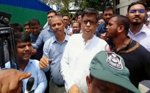 মাইলস্টোন কলেজে অবরুদ্ধ দুই উপদেষ্টা ও প্রেস সচিব 