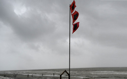 দেশের চার সমুদ্রবন্দরে ৩ নম্বর সতর্ক সংকেত 