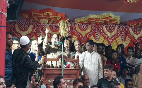 চাঁদাবাজদের ধরে আইনের হাতে তুলে দিন: দুদু 