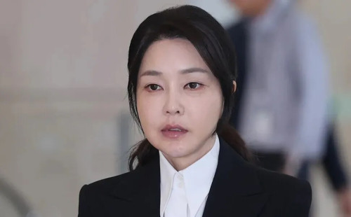 দ. কোরিয়ার সাবেক ফার্স্ট লেডি গ্রেপ্তার 