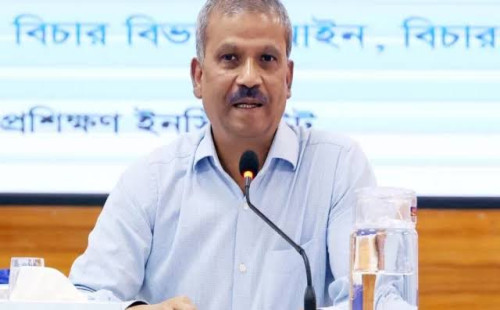 গরিব রোগীদের ১৪-১৫টা টেস্ট দেওয়ার প্রক্রিয়া বন্ধ করেন: আসিফ নজরুল 