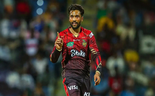 ৪০০ উইকেটের মাইলফলক স্পর্শ করলেন আমির 