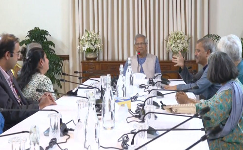 তরুণদের পথপ্রদর্শন ও সমর্থন করা বয়সে বড় প্রজন্মের দায়িত্ব: প্রধান উপদেষ্টা 