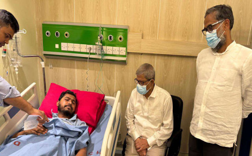 নুরুল হক নুরকে দেখতে হাসপাতালে মির্জা ফখরুল 