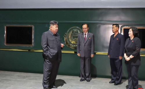 চীন সফরে কিম যা চান 