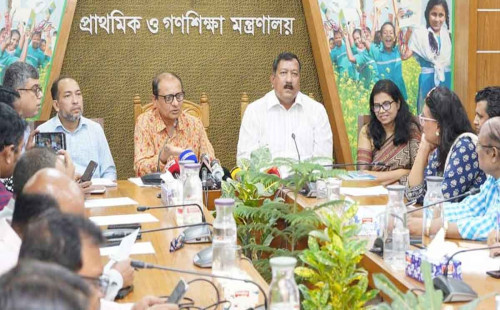 দুইদিনের ছুটি একদিন করার বিষয়ে যা বললেন প্রাথমিক ও গণশিক্ষা উপদেষ্টা 