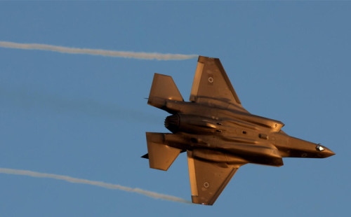 লন্ডনে অস্ত্র মেলা শুরু 