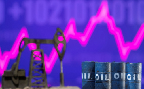 বিশ্ববাজারে নিম্নমুখী জ্বালানি তেলের দাম 