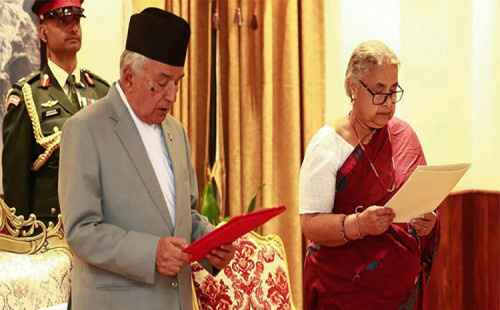 শপথ নিলেন কার্কি 