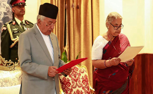 শান্ত হচ্ছে নেপাল 