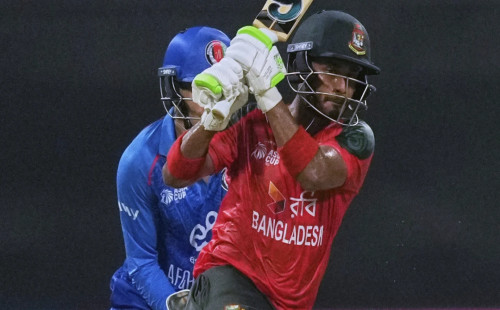 বাঁচা-মরার ম্যাচে বড় সংগ্রহে ব্যর্থ বাংলাদেশ 