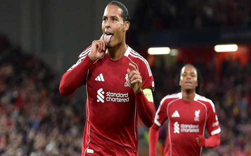 অ্যানফিল্ডে শেষ মুহূর্তের গোলে লিভারপুলের নাটকীয় জয় 