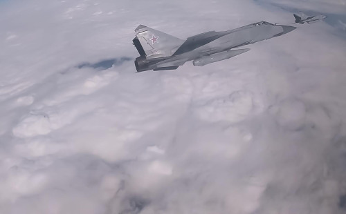 এস্তোনিয়ার আকাশে রুশ যুদ্ধবিমান 