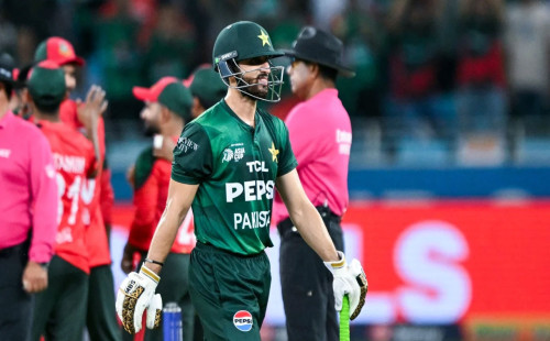 বাংলাদেশকে ১৩৬ রানের লক্ষ্য দিল পাকিস্তান 