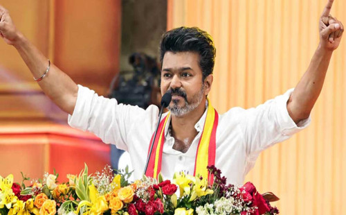 বিজয়ের বিরুদ্ধে মামলা 