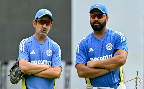 গম্ভীরের চাওয়াতেই অধিনায়কত্ব হারালেন রোহিত শর্মা 