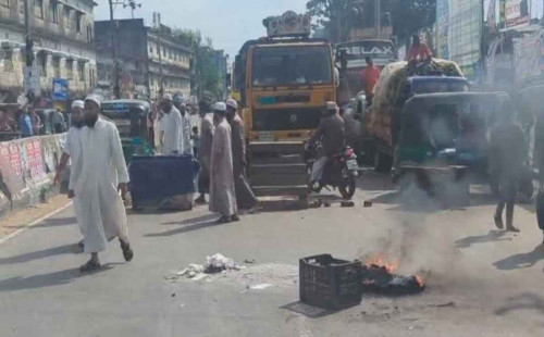 বাসের ধাক্কায় হেফাজত নেতার মৃত্যু 