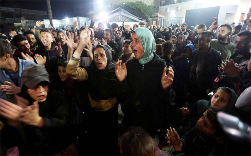 অবশেষে চুক্তিতে স্বাক্ষর, গাজায় উচ্ছাস 