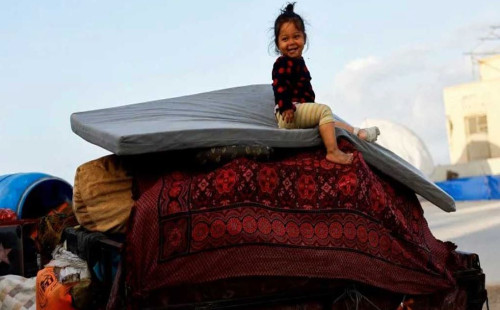 ঘরমুখী হাজারো গাজাবাসী 