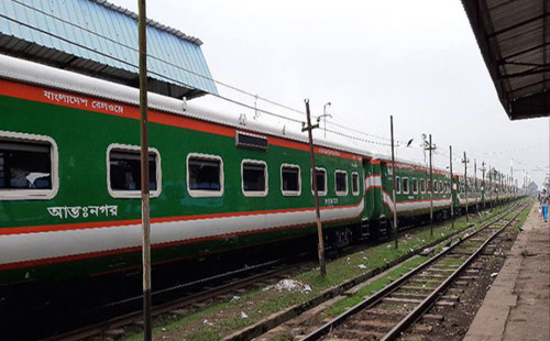 চলন্ত ট্রেনের বগি বিচ্ছিন্ন হয়েও ২ কিলোমিটার ছুটলো জামালপুর এক্সপ্রেস 