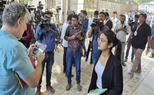 হাসিনার রায় ঘিরে ট্রাইব্যুনালে দেশি-বিদেশি সাংবাদিকদের ভিড় 